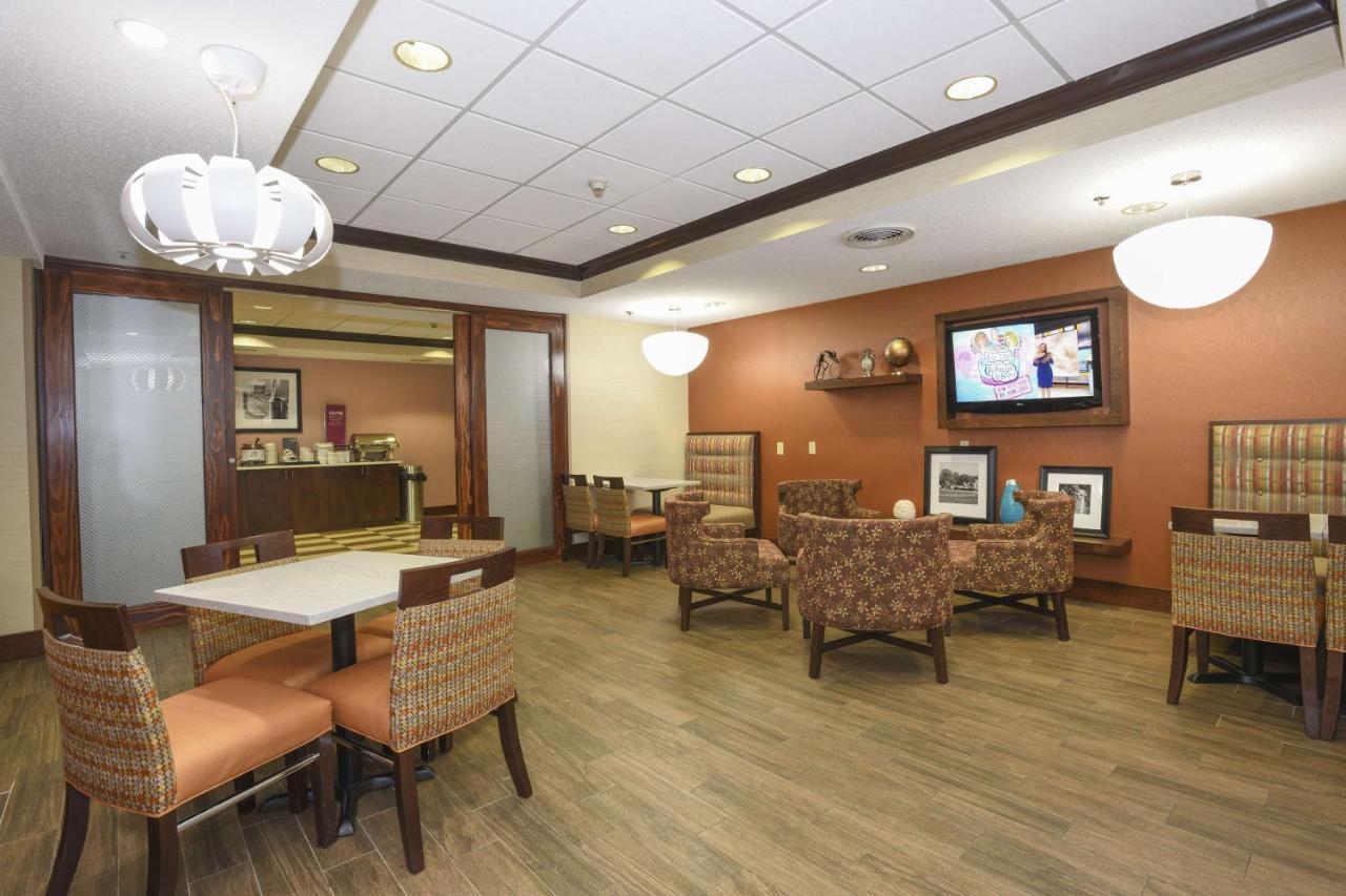 Hampton Inn Cincinnati Eastgate Bagian luar foto