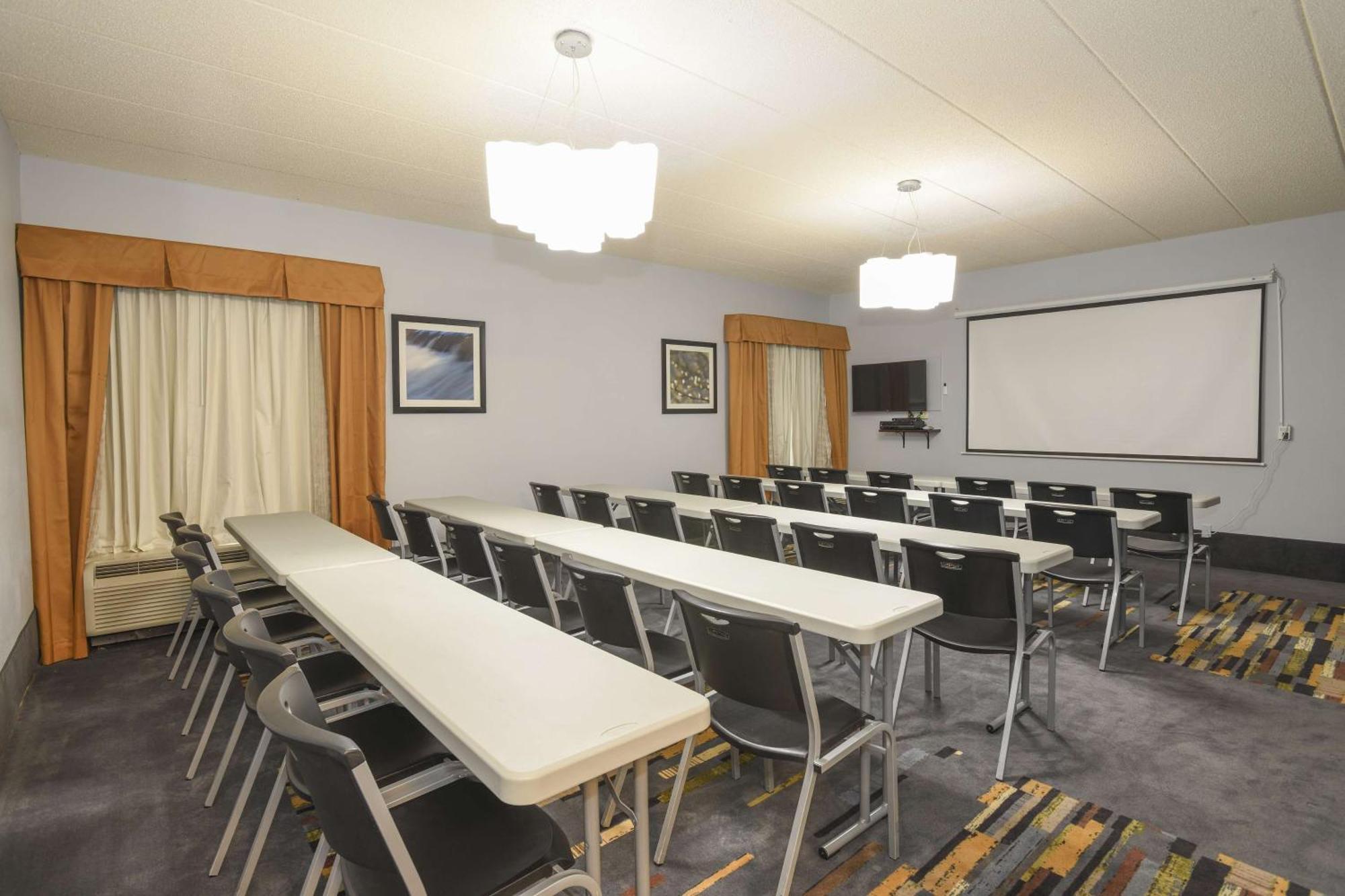 Hampton Inn Cincinnati Eastgate Bagian luar foto